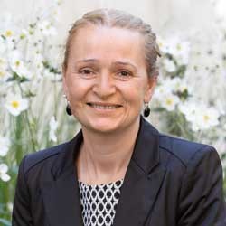 Dr Isabelle Arnet